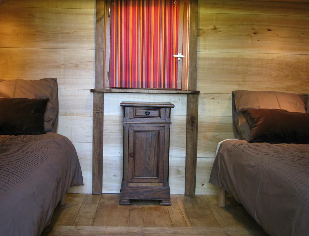 Les Cabanes Du Tertre Urval Room photo